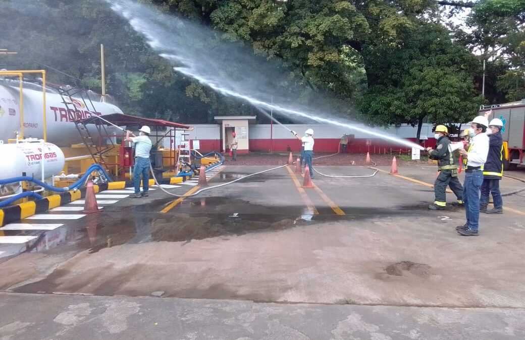 Simulacro contra incendios; ejercicio conjunto Tropigas y Benemérito cuerpo de Bomberos.